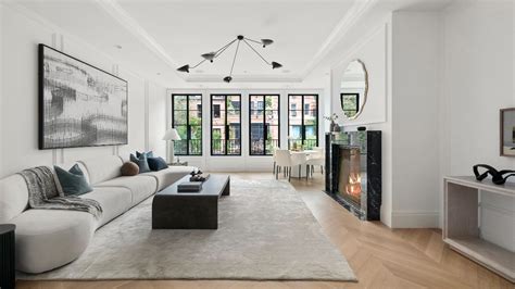 A New York Townhouse Underwent a Modern .